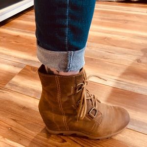 Sorel wedge heel boots